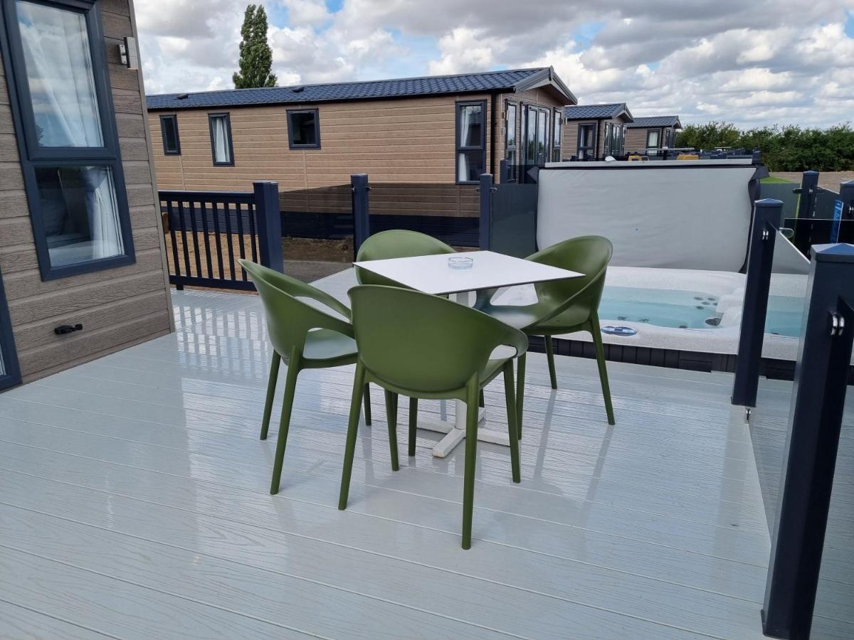 Brackenborough Lakes Resort Louth  Eksteriør bilde